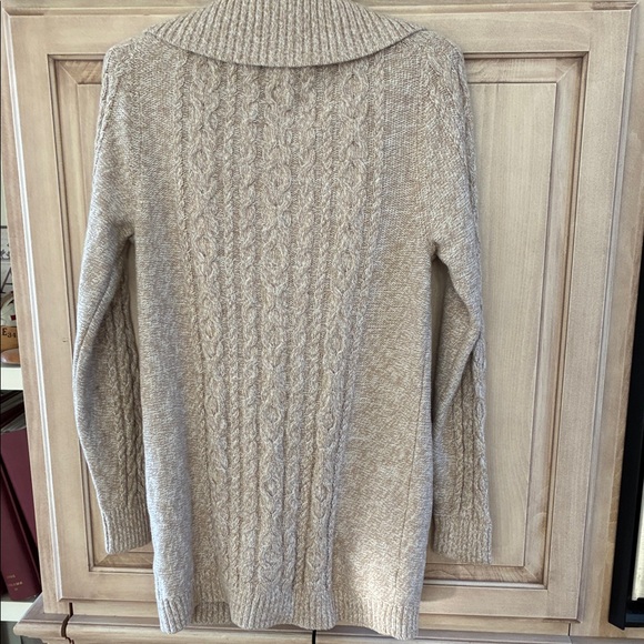 L.L. Bean Light Tan Cable Knit Cardigan Sz M - Picture 6 of 8